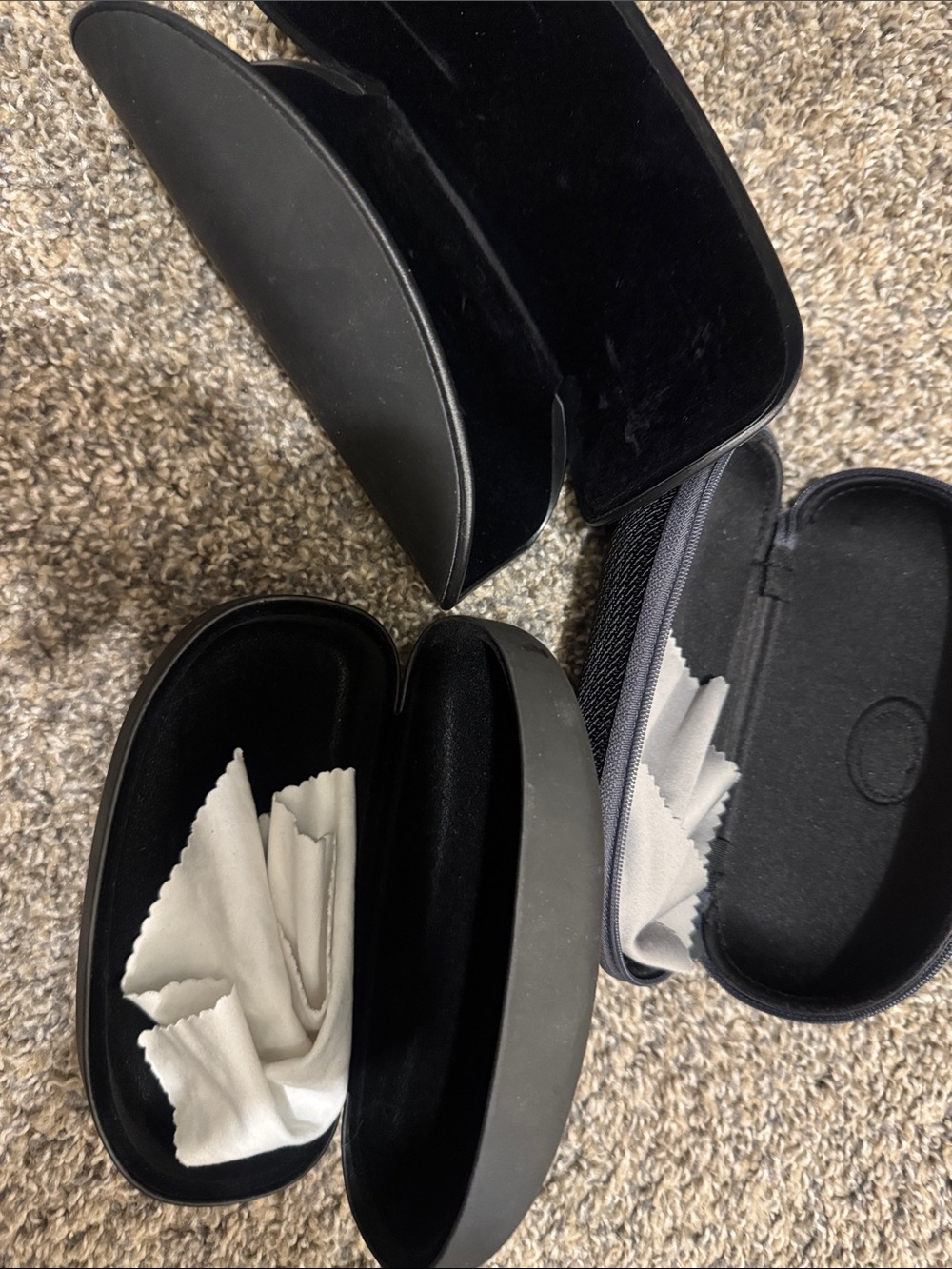 Black Sunglasses Case Set with Cleaning Cloths